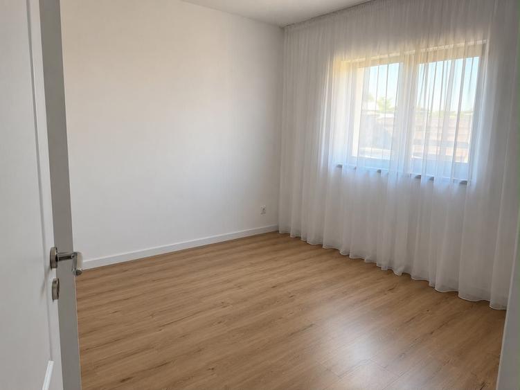 Casă cu 3 camere în Exterior Vest