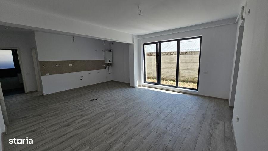 Apartament cu 3 camere în Apărătorii Patriei