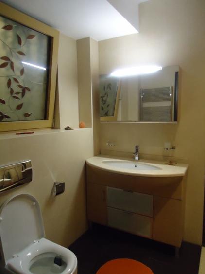 Apartament cu 3 camere în Km 5