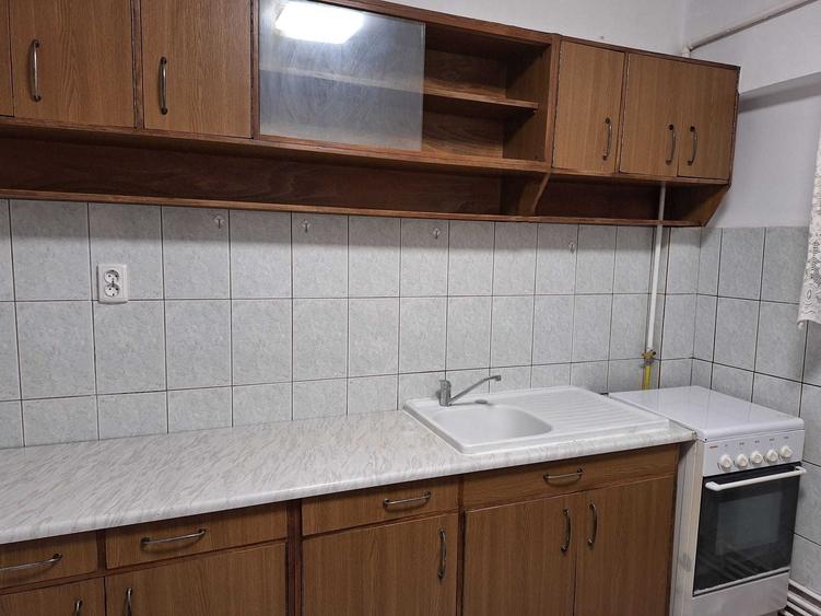 Apartament cu 2 camere decomandat în Micro 17