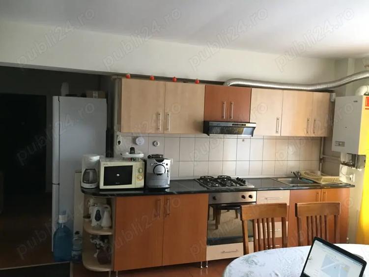 Apartament cu 3 camere decomandat în Independenței