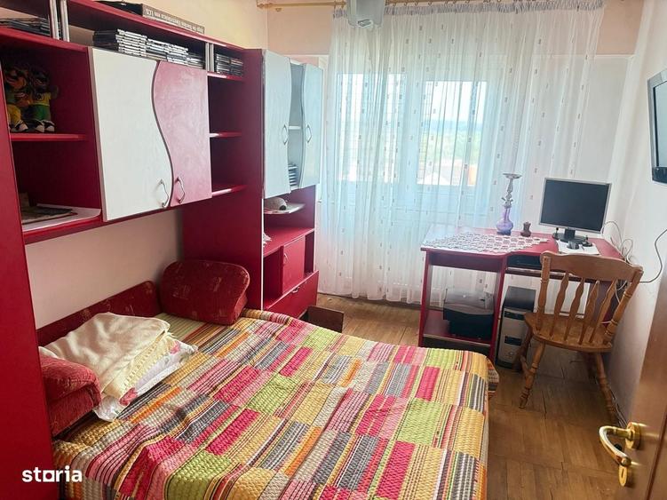 Apartament cu 3 camere decomandat în Central