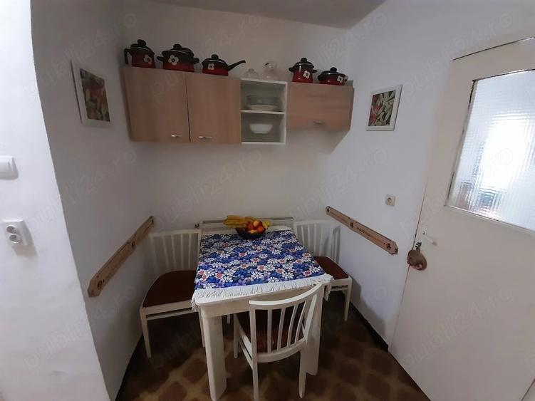 Apartament cu 4 camere decomandat în Criș