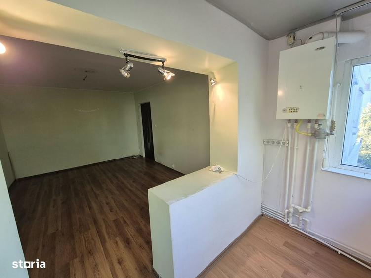 Apartament cu 2 camere decomandat în Nicolina