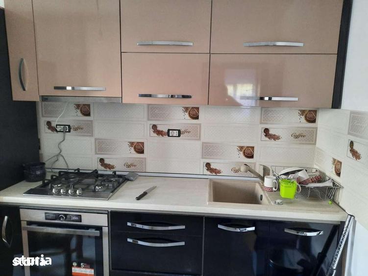 Casă cu 10 camere cu Teren 300 Mp în Central