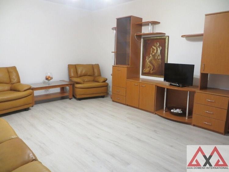 Apartament cu 3 camere decomandat, mobilat în Vitan