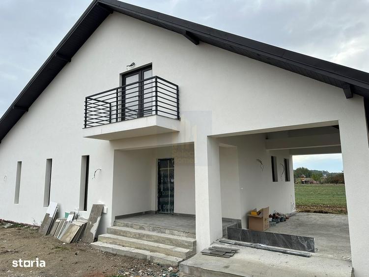 Casă cu 4 camere în Dumbrăveni