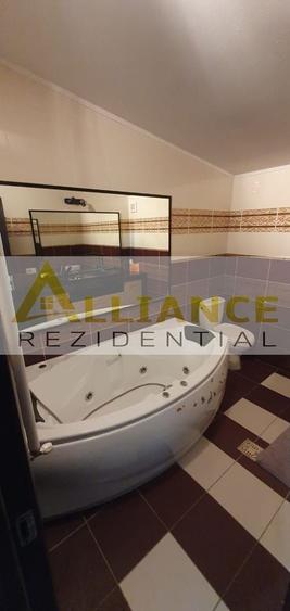 Apartament cu 5 camere decomandat, mobilat în Central