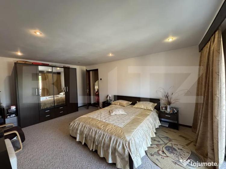 Casă cu 6 camere cu Teren 2500 Mp în Central