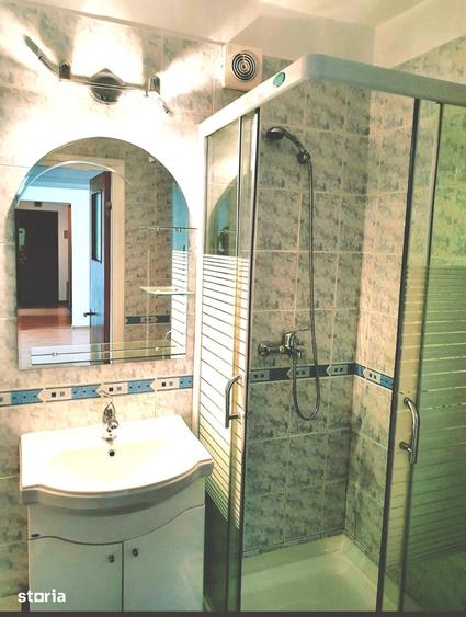 Apartament cu 3 camere în Drumul Taberei
