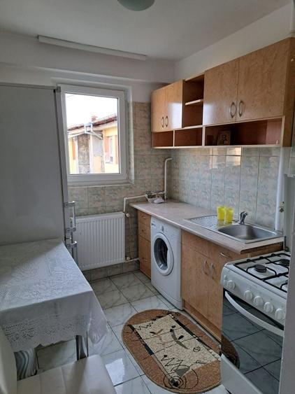 Apartament cu 2 camere semidecomandat în Ultracentral