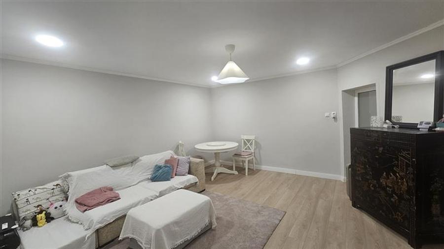 Apartament cu 6 camere decomandat, mobilat în Central