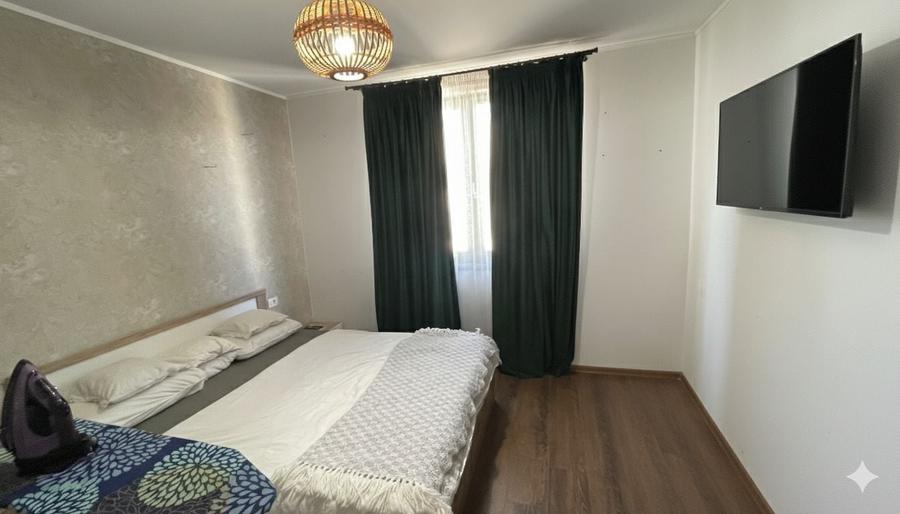 Apartament cu 3 camere semidecomandat, mobilat în Dumbrăvița