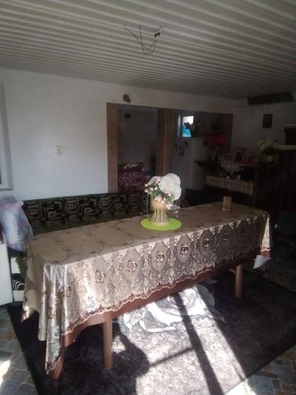 Casă cu Teren 683 Mp în Săveni