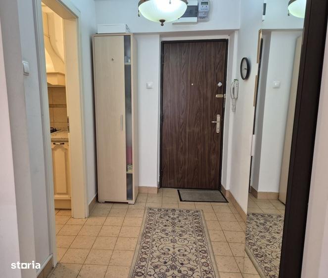 Apartament cu 3 camere nedecomandat în Sala Palatului