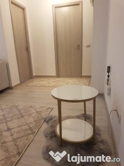 Garsonieră decomandată în Roșu