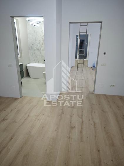 Casă individuală cu 4 camere cu Canalizare în Dumbrăvița
