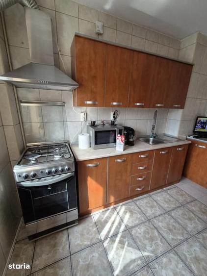 Apartament cu 3 camere decomandat în Dristor