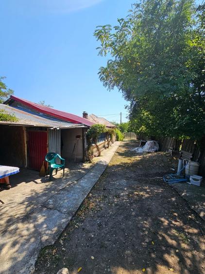 Casă cu 4 camere în Fulga