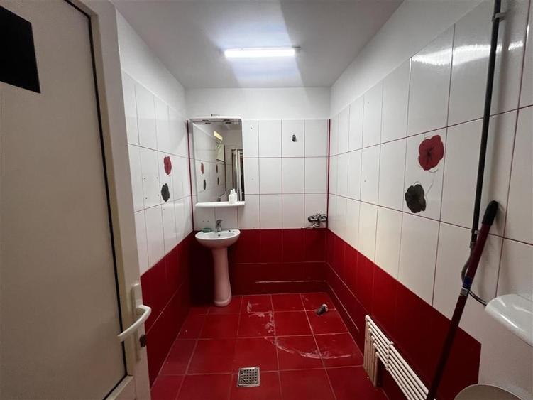 Birou, de 190 mp, în 8 Martie