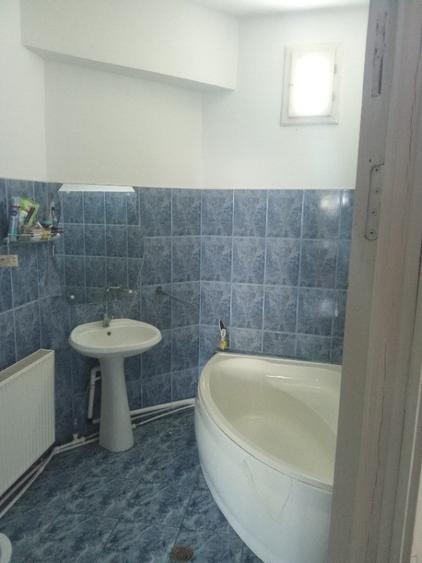 Casă cu 4 camere cu Teren 160 Mp în Central