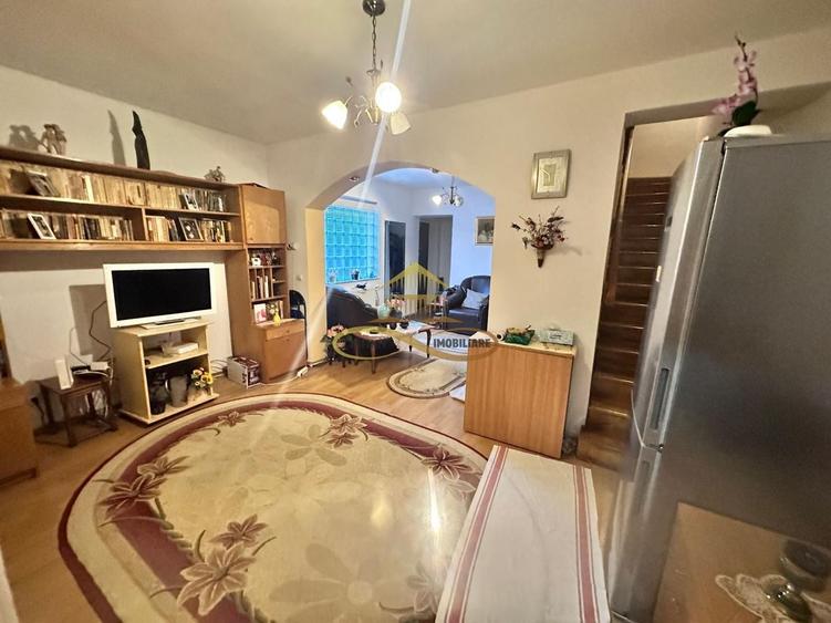 Casă individuală cu 5 camere cu Canalizare în Ultracentral