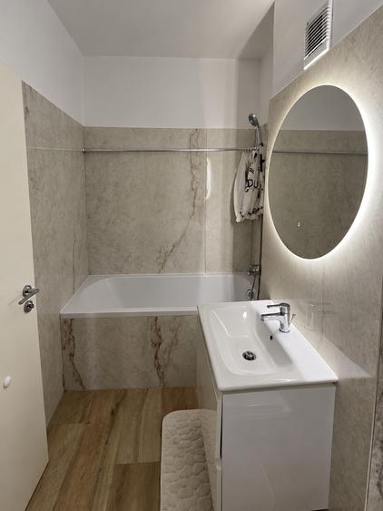 Apartament cu 2 camere decomandat în Torontalului