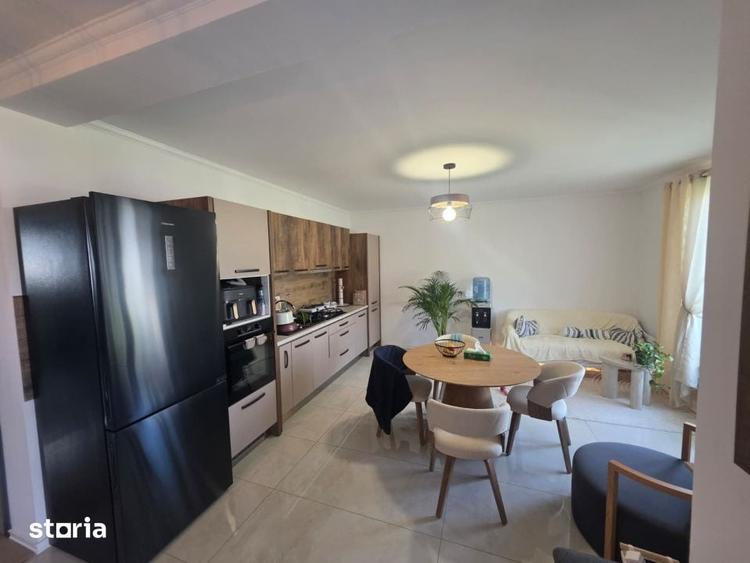 Casă cu 3 camere decomandat cu Teren 497 Mp în Central