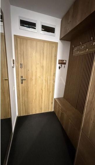 Apartament cu 3 camere semidecomandat, mobilat în Florești