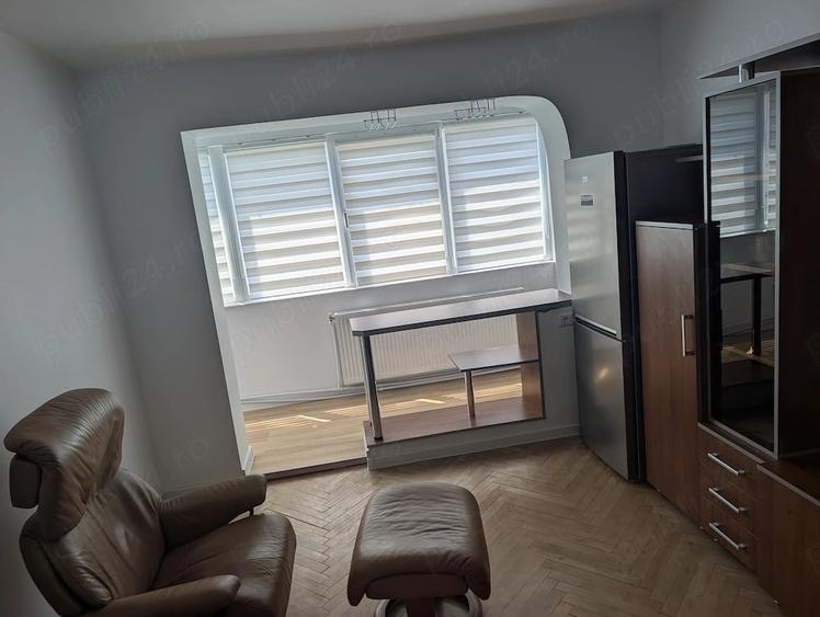 Apartament cu 3 camere decomandat în Cet