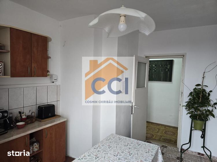 Apartament cu 3 camere decomandat în Răcăciuni