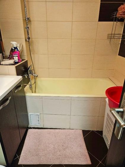 Apartament cu 4 camere semidecomandat, mobilat în Drumul Taberei