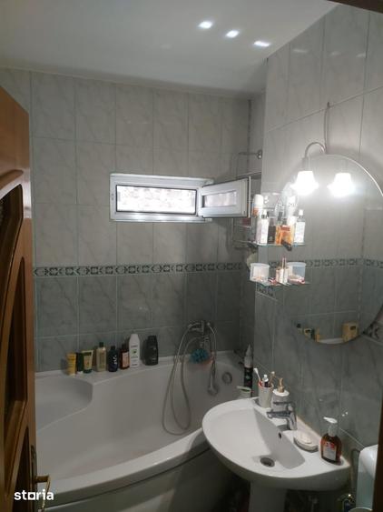 Apartament cu 4 camere semidecomandat în Țiglina 3