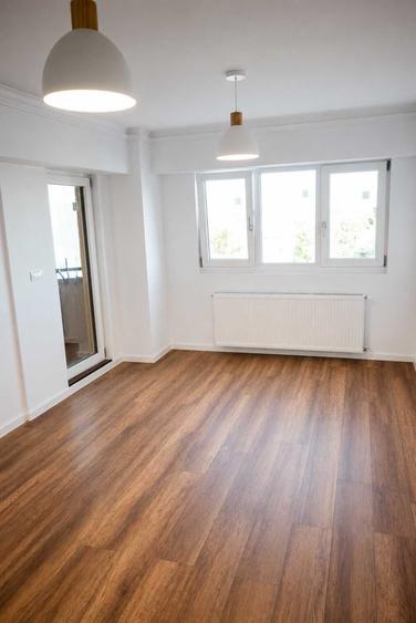 Apartament cu 4 camere decomandat în Șagului