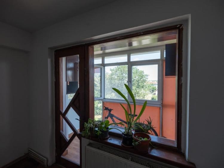 Apartament cu 2 camere semidecomandat în Brazda lui Novac