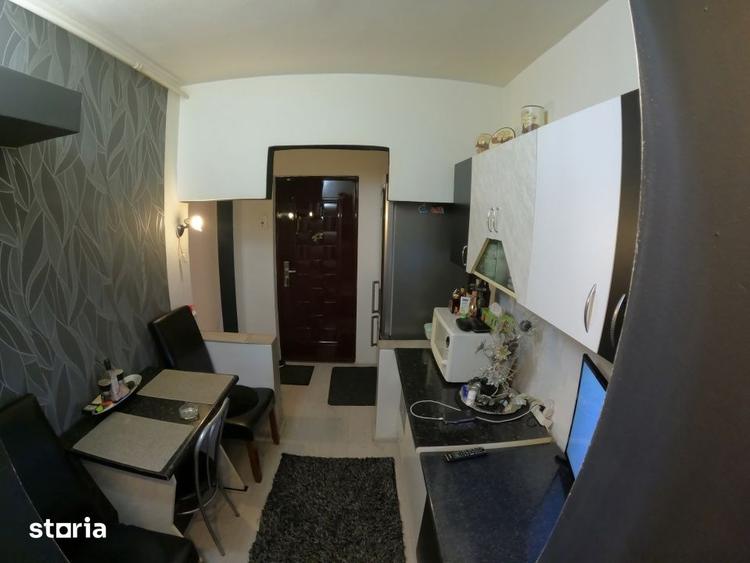 Apartament cu 3 camere, mobilat în Central