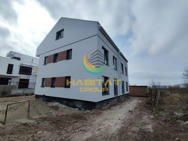 Casă cu 6 camere cu Canalizare în Central