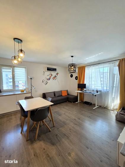 Apartament cu 3 camere semidecomandat, mobilat în Florești