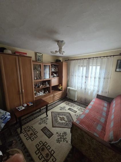Casă cu 3 camere cu Teren 400 Mp în Central