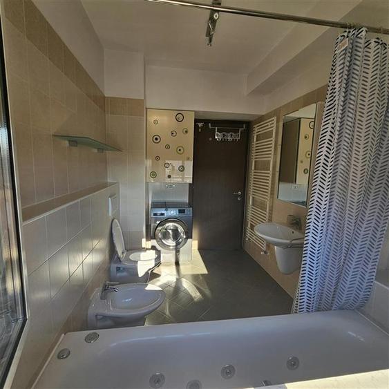 Apartament cu 2 camere decomandat în Torontalului