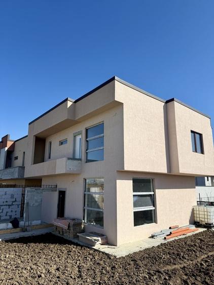 Casă cu 4 camere în Valu lui Traian