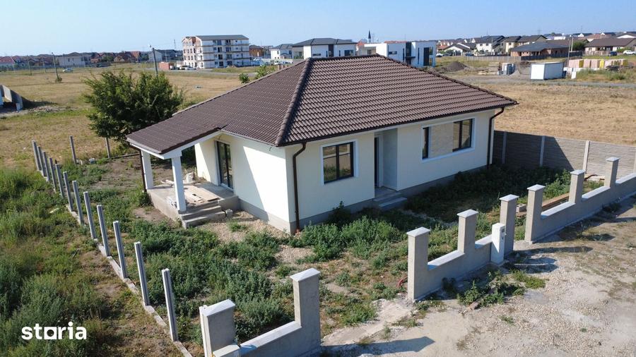 Casă cu 4 camere cu Teren 500 Mp în Moșnița Nouă