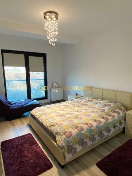 Apartament cu 2 camere semidecomandat, mobilat în Regie