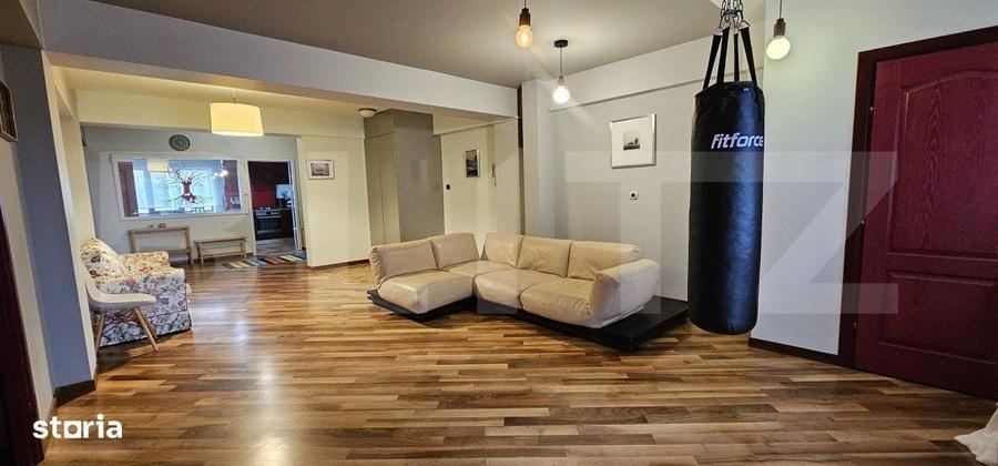 Apartament cu 4 camere în Valea
