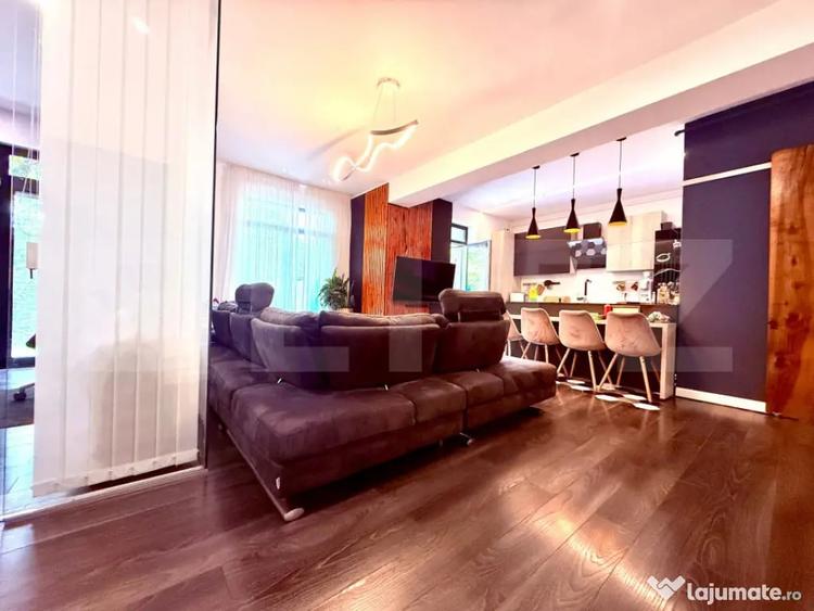 Apartament cu 3 camere decomandat în Florilor