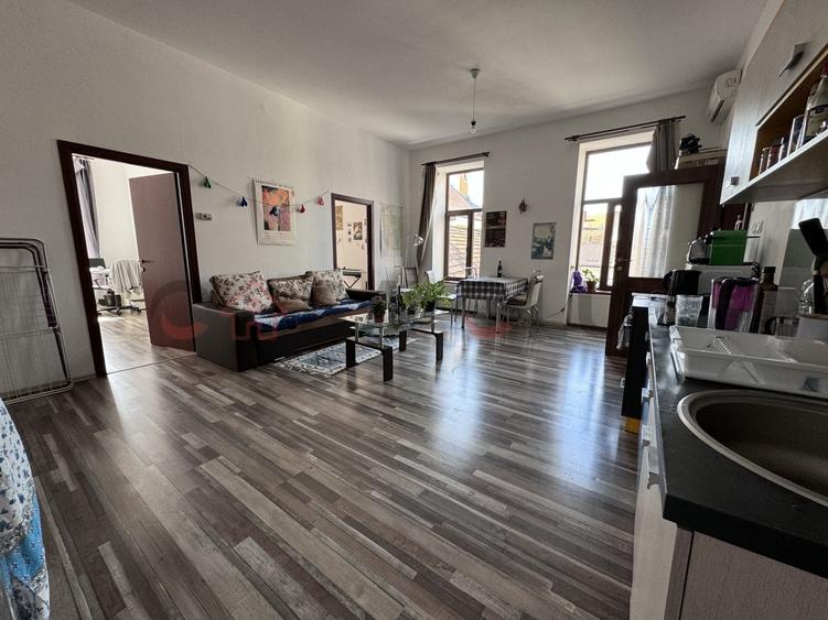 Apartament cu 4 camere decomandat, mobilat în Ultracentral