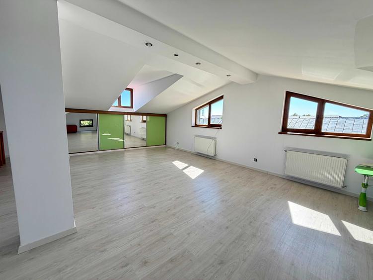 Casă cu 4 camere în Central