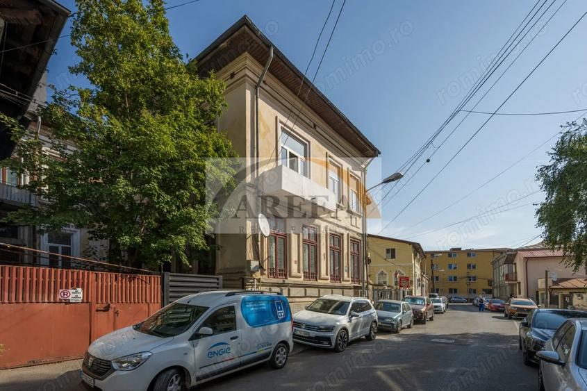 Casă cu 5 camere cu Canalizare în Unirii