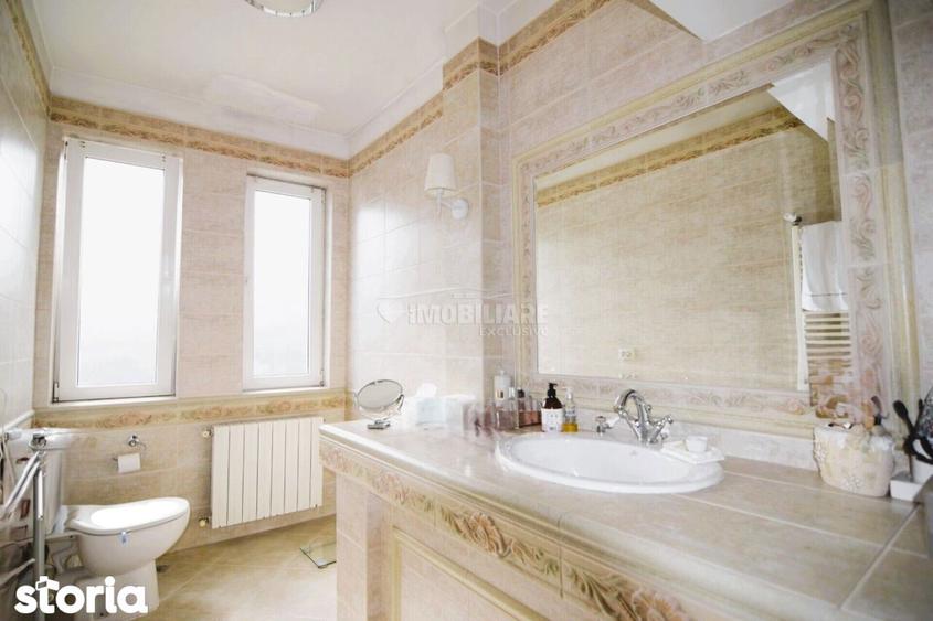 Casă cu 7 camere cu Teren 55 Mp în Central