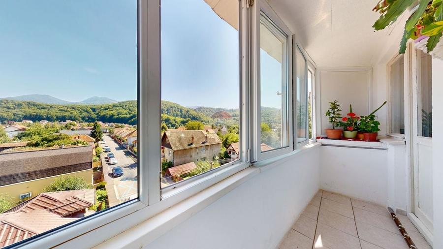 Apartament cu 2 camere decomandat în Noua